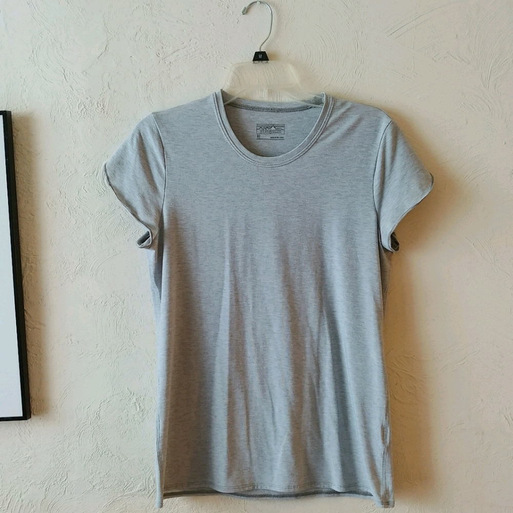 Patagonia tulip sleeve tee